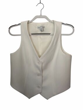 Cupcakes & Cashmere White Sleeveless 3 Button Down Classy Vest